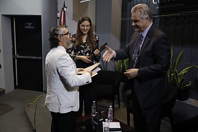 Entrega de diplomas a los asistentes de los cursos sobre la cultura rusa Entrega de diplomas a los asistentes de los cursos sobre la cultura rusa